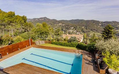 Piscina de Casa o xalet en venda en Corbera de Llobregat amb Aire condicionat, Calefacció i Jardí privat