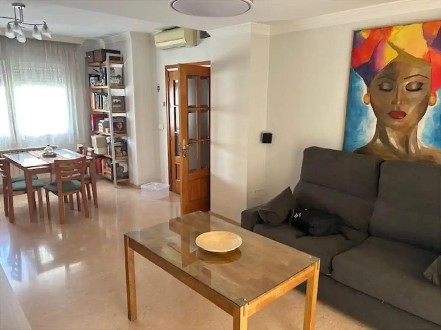 Wohnzimmer von Einfamilien-Reihenhaus zum Verkauf in  Granada Capital mit Klimaanlage und Balkon
