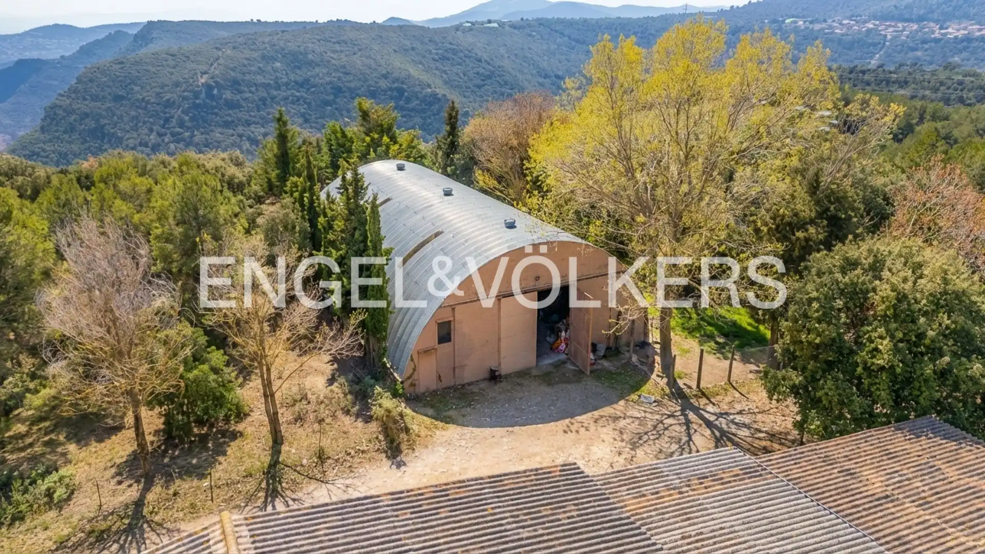 Vista exterior de Finca rústica en venda en Sant Quirze Safaja amb Calefacció, Jardí privat i Terrassa
