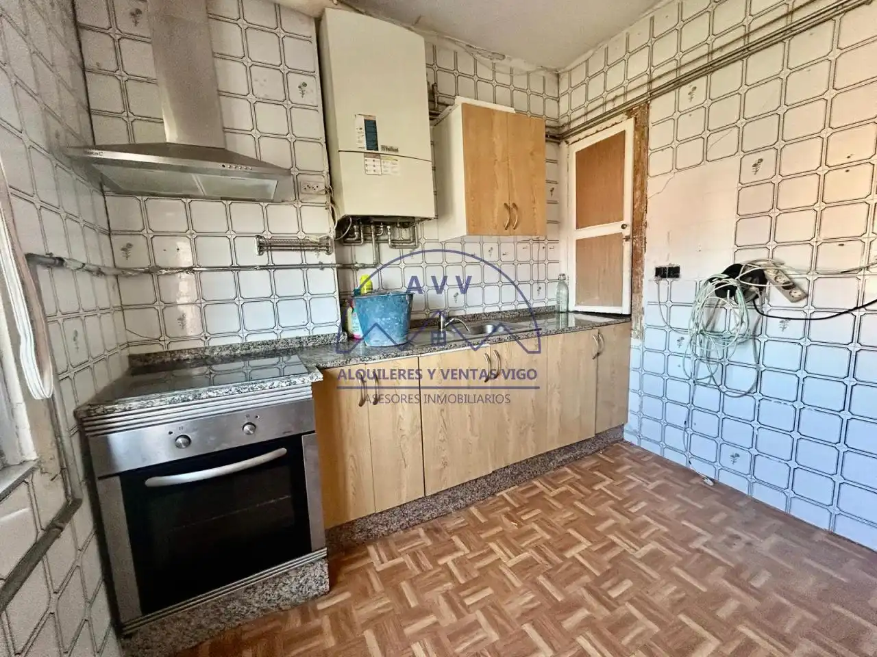 Cocina de Piso en venta en Vigo  con Calefacción y Balcón