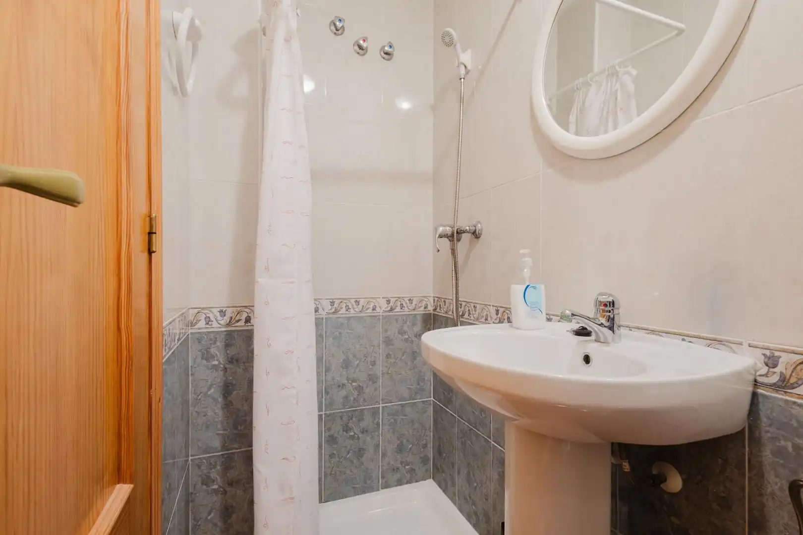 Apartamento con ascensor en venta en Calle  Ciudad de Barcelona, imagen 8