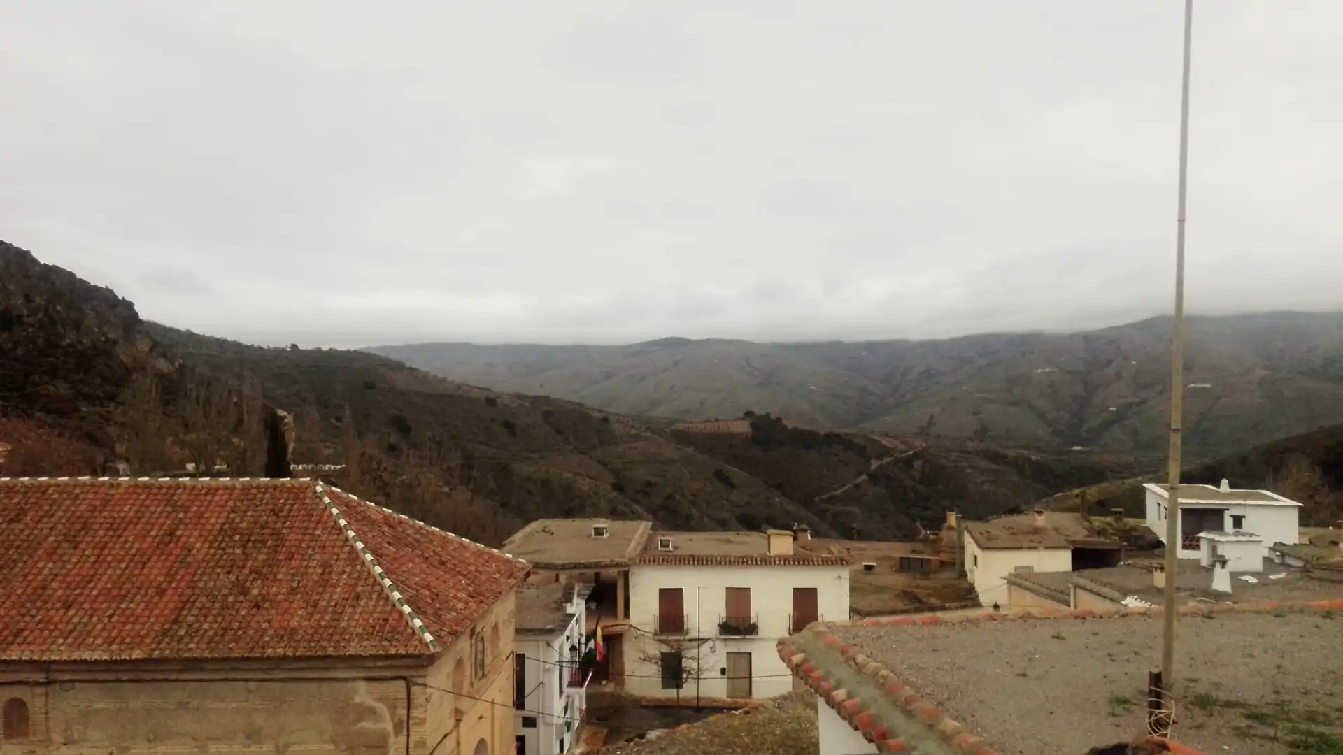 Vista exterior de Casa o xalet en venda en Cástaras amb Moblat i Balcó