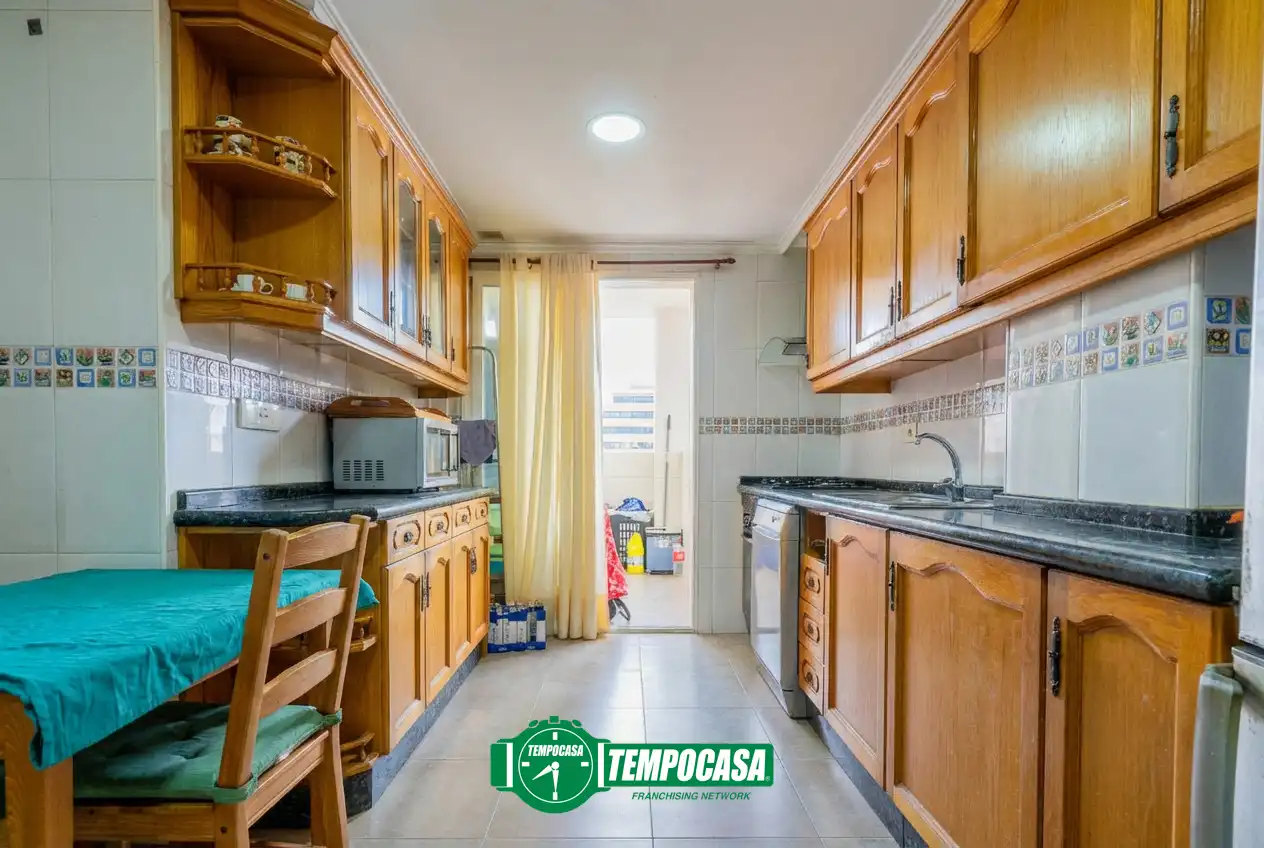 Küche von Wohnung zum Verkauf in Valencia mit Klimaanlage und Balkon