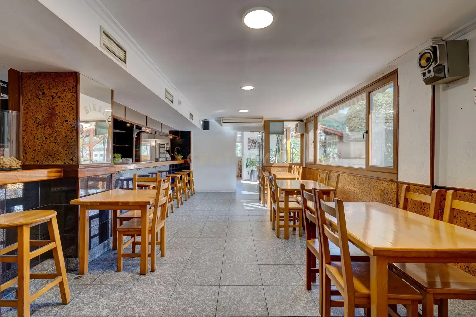 Commercial properties for sale in Deba  with Air Conditioner