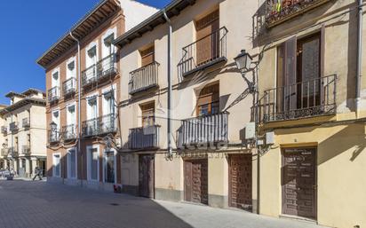 Vista exterior de Casa o xalet en venda en Alcalá de Henares amb Calefacció, Traster i Balcó