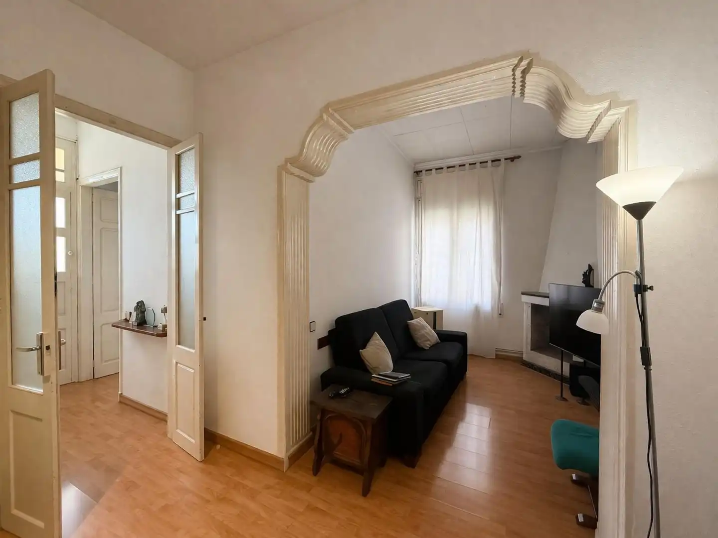 Wohnzimmer von Einfamilien-Reihenhaus zum Verkauf in Sabadell mit Terrasse, Abstellraum und Ofen