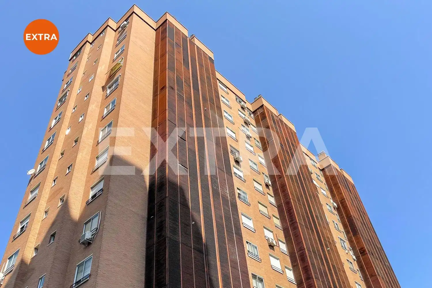 Vista exterior de Pis en venda en Madrid amb Calefacció, Parquet i Piscina comunitària