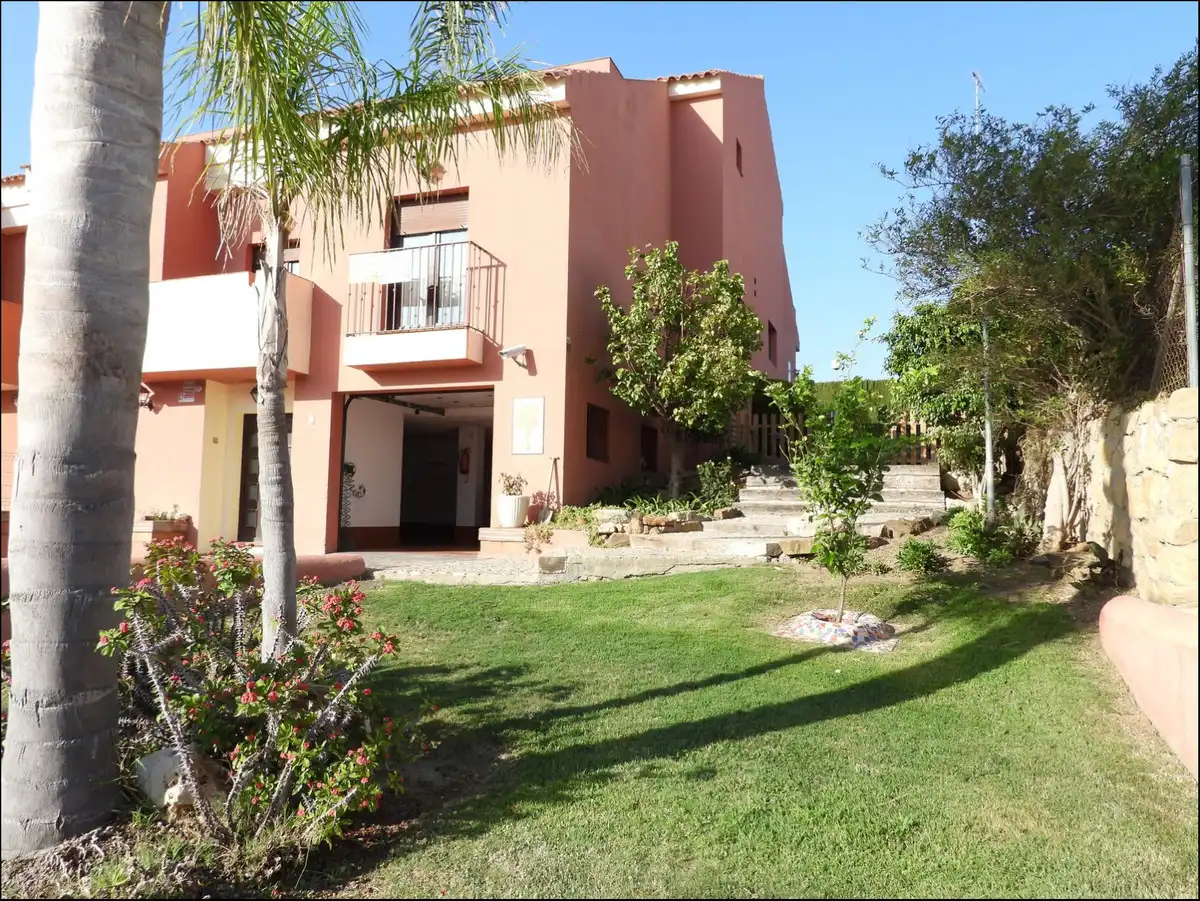 Casa con jardín en venta en La Duquesa, imagen 2
