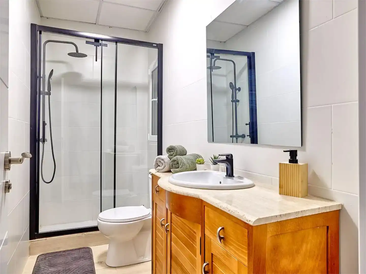 Baño de Piso para compartir en Murcia