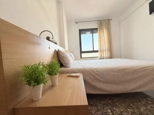 Habitación de Piso en venta en Castellón de la Plana / Castelló de la Plana con Aire acondicionado, Calefacción y Terraza