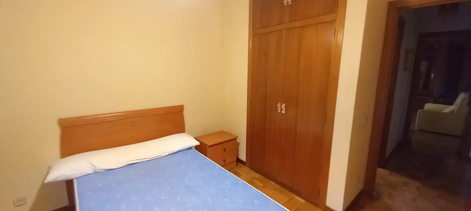 Bedroom of Flat for rent in  Pamplona / Iruña  with Heating, Parquet flooring and Terrace