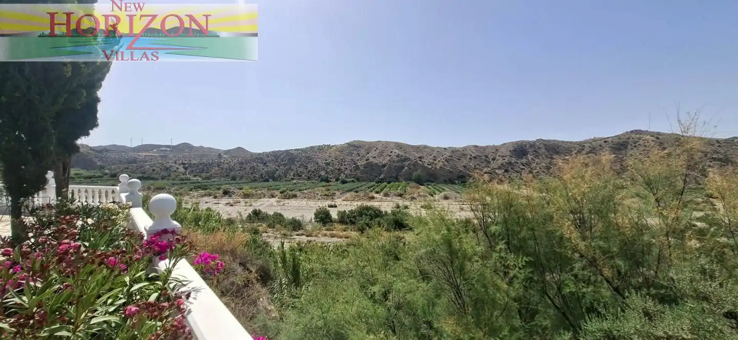 Casa o xalet en venda en Arboleas amb Jardí privat, Terrassa i Piscina