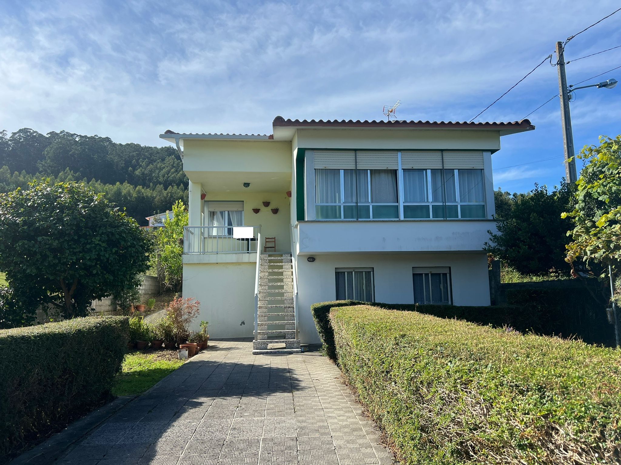 Vista exterior de Casa o xalet en venda en Valdoviño amb Jardí privat, Terrassa i Traster
