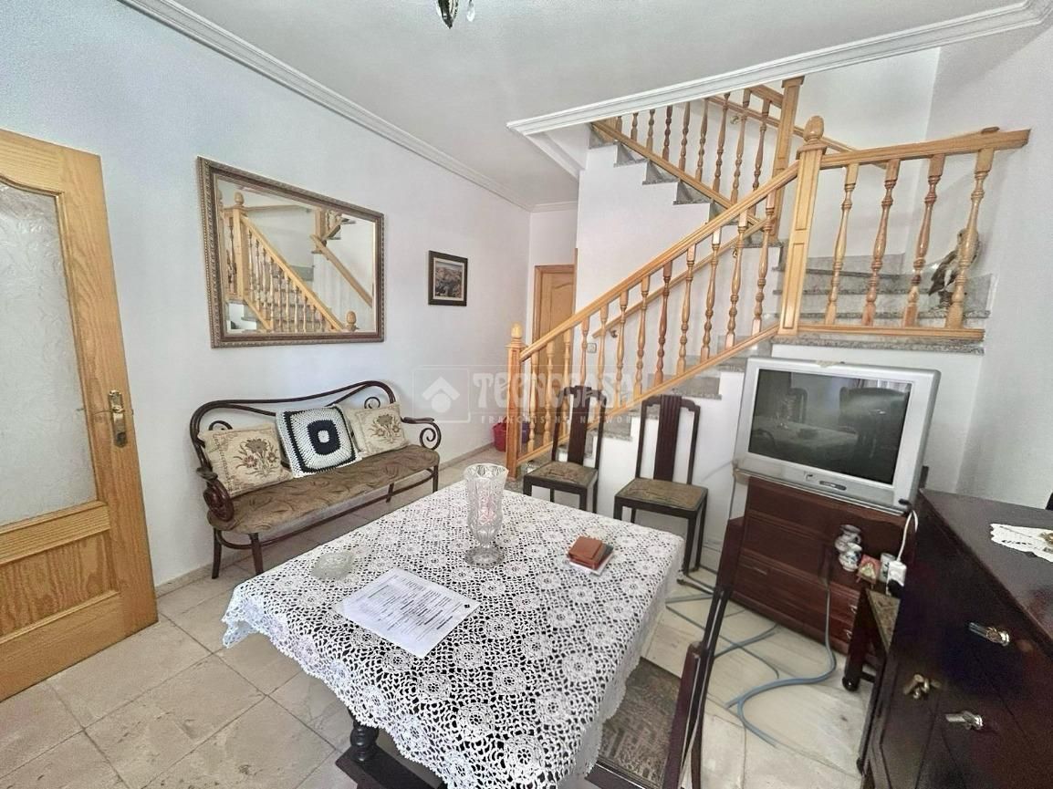 Sala d'estar de Casa adosada en venda en Villaluenga de la Sagra amb Calefacció