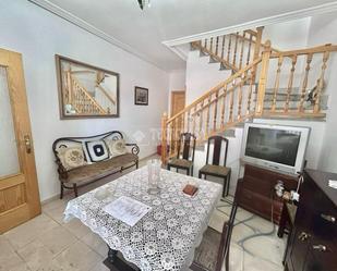Sala d'estar de Casa adosada en venda en Villaluenga de la Sagra amb Calefacció