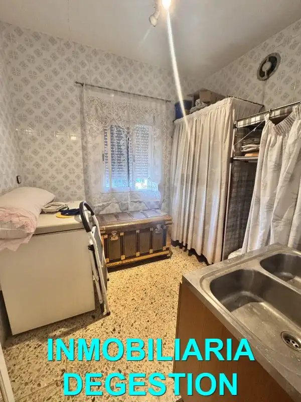 Cuina de Casa o xalet en venda en Linares amb Aire condicionat, Jardí privat i Terrassa