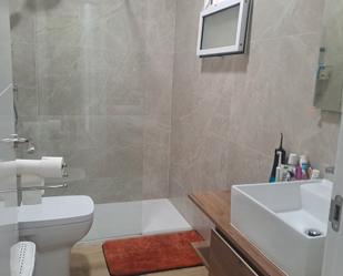 Bathroom of Flat for sale in Dos Hermanas  with Air Conditioner, Terrace and Storage room