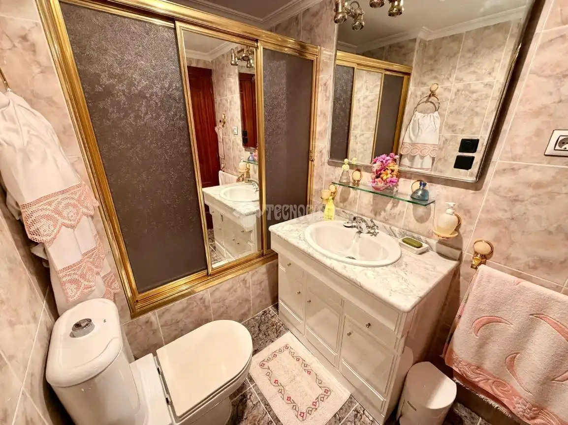 Baño de Piso en venta en Getafe con Aire acondicionado, Calefacción y Parquet