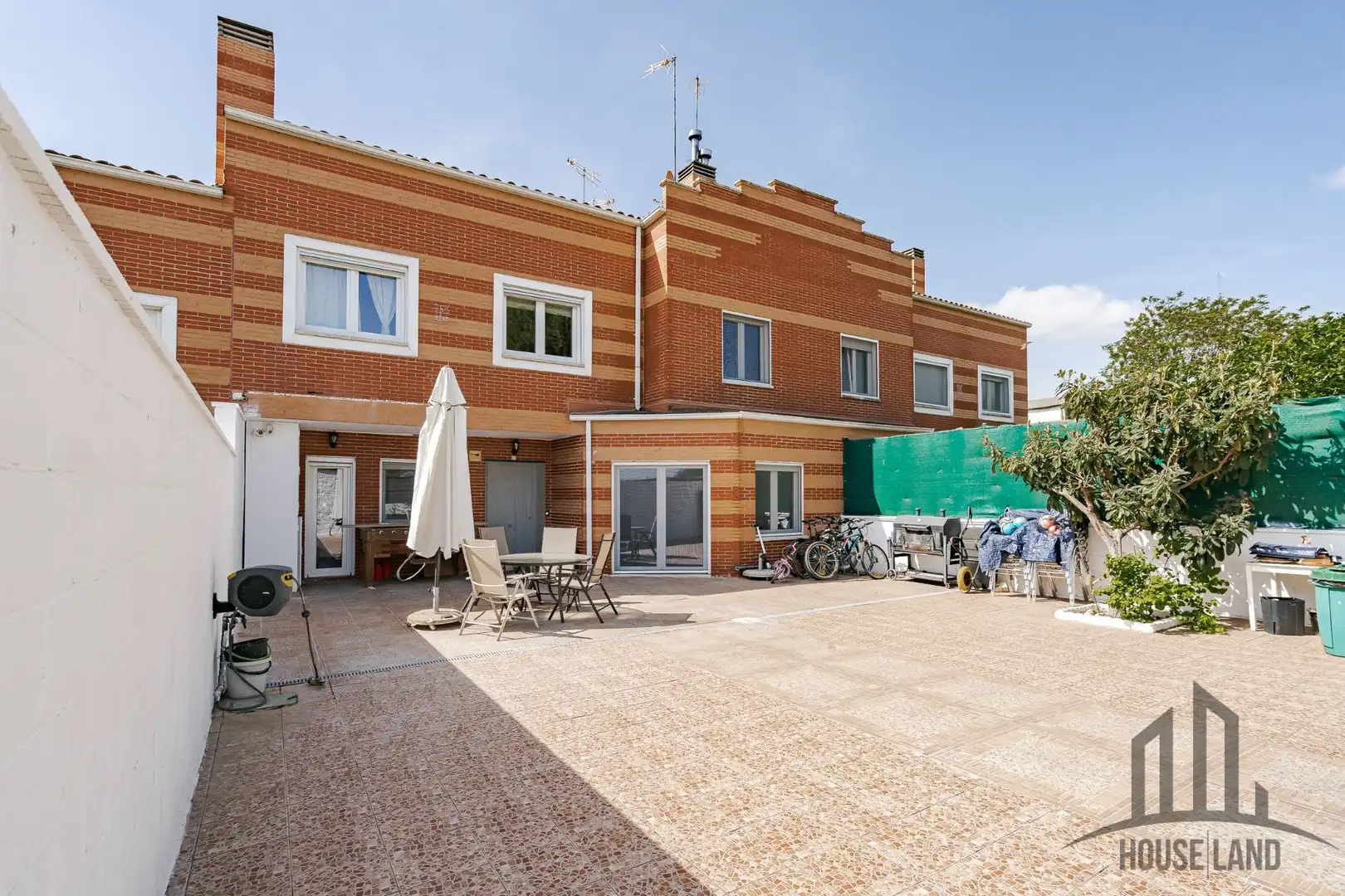 Vista exterior de Casa adosada en venta en Meco con Aire acondicionado, Calefacción y Trastero