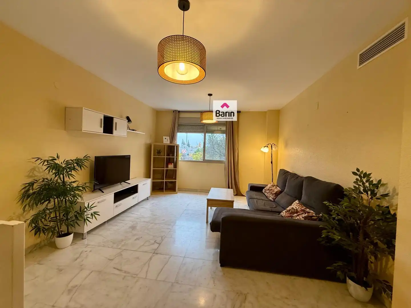 Sala d'estar de Pis en venda en  Córdoba Capital amb Aire condicionat i Moblat