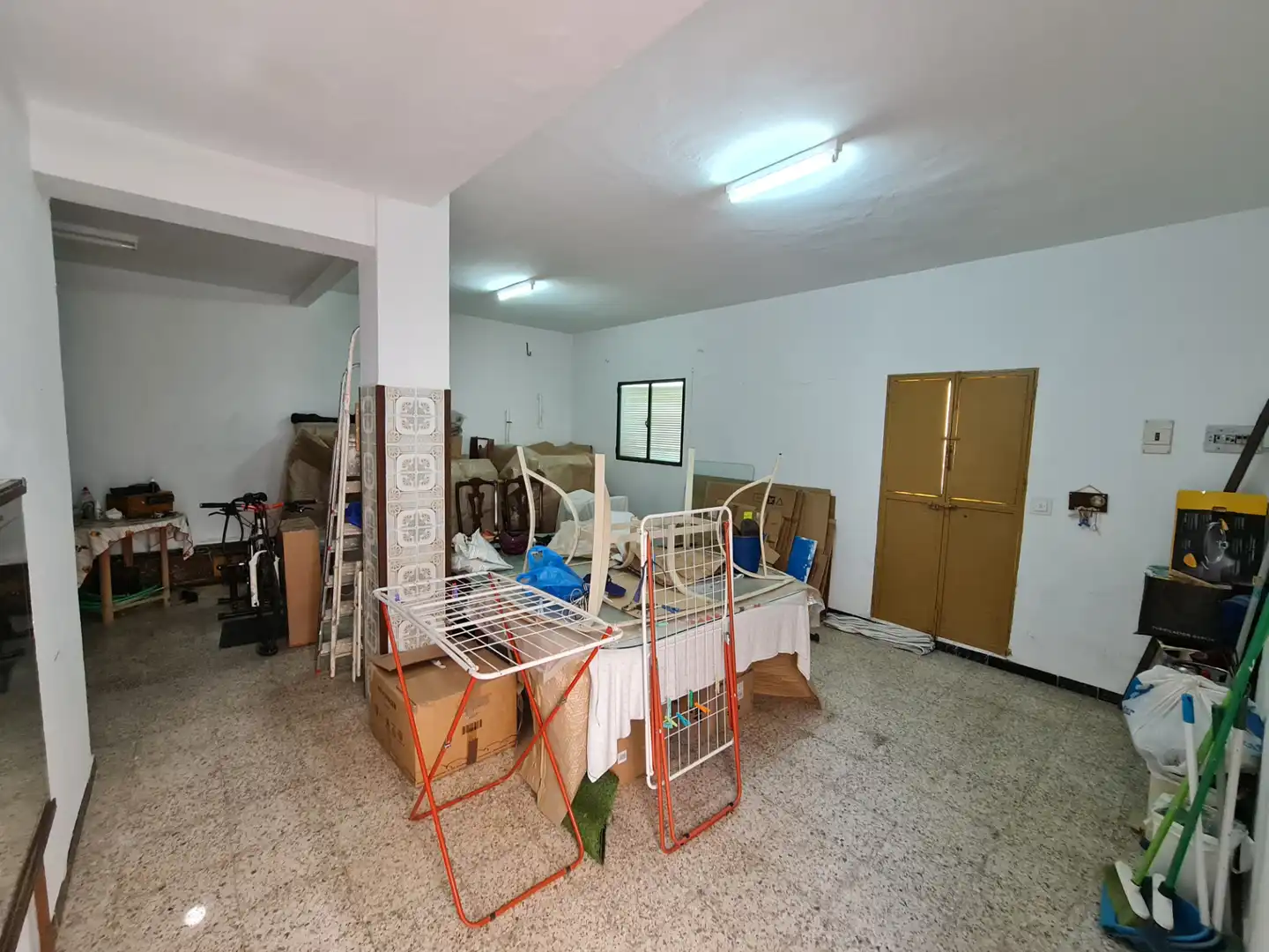 Houses for sale in Camas  with Air Conditioner, Terrace and Storage room