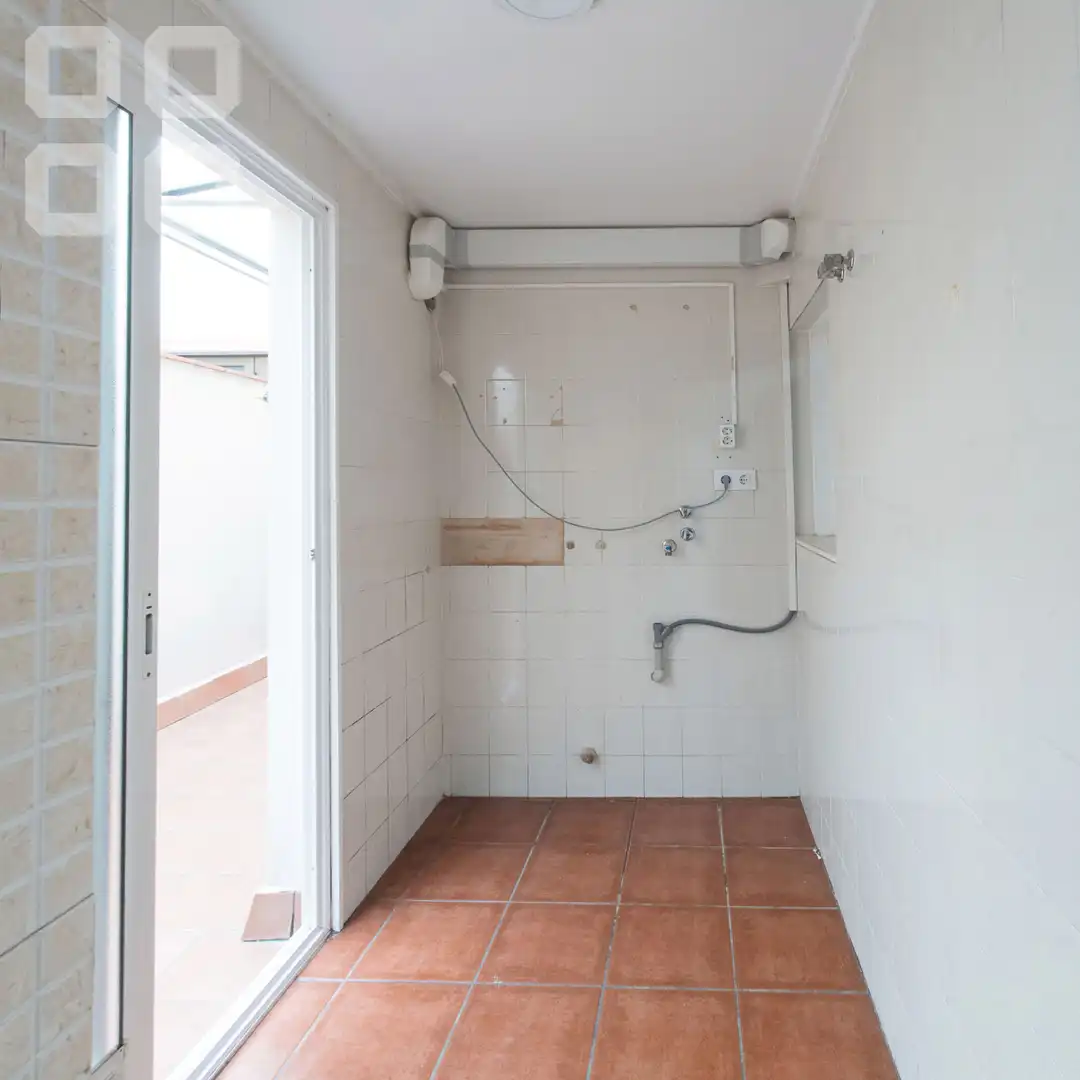 Baño de Piso en venta en L'Hospitalet de Llobregat con Parquet, Terraza y Balcón
