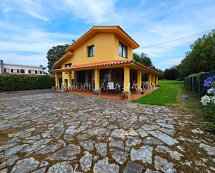 Vista exterior de Casa o xalet en venda en Colunga amb Terrassa