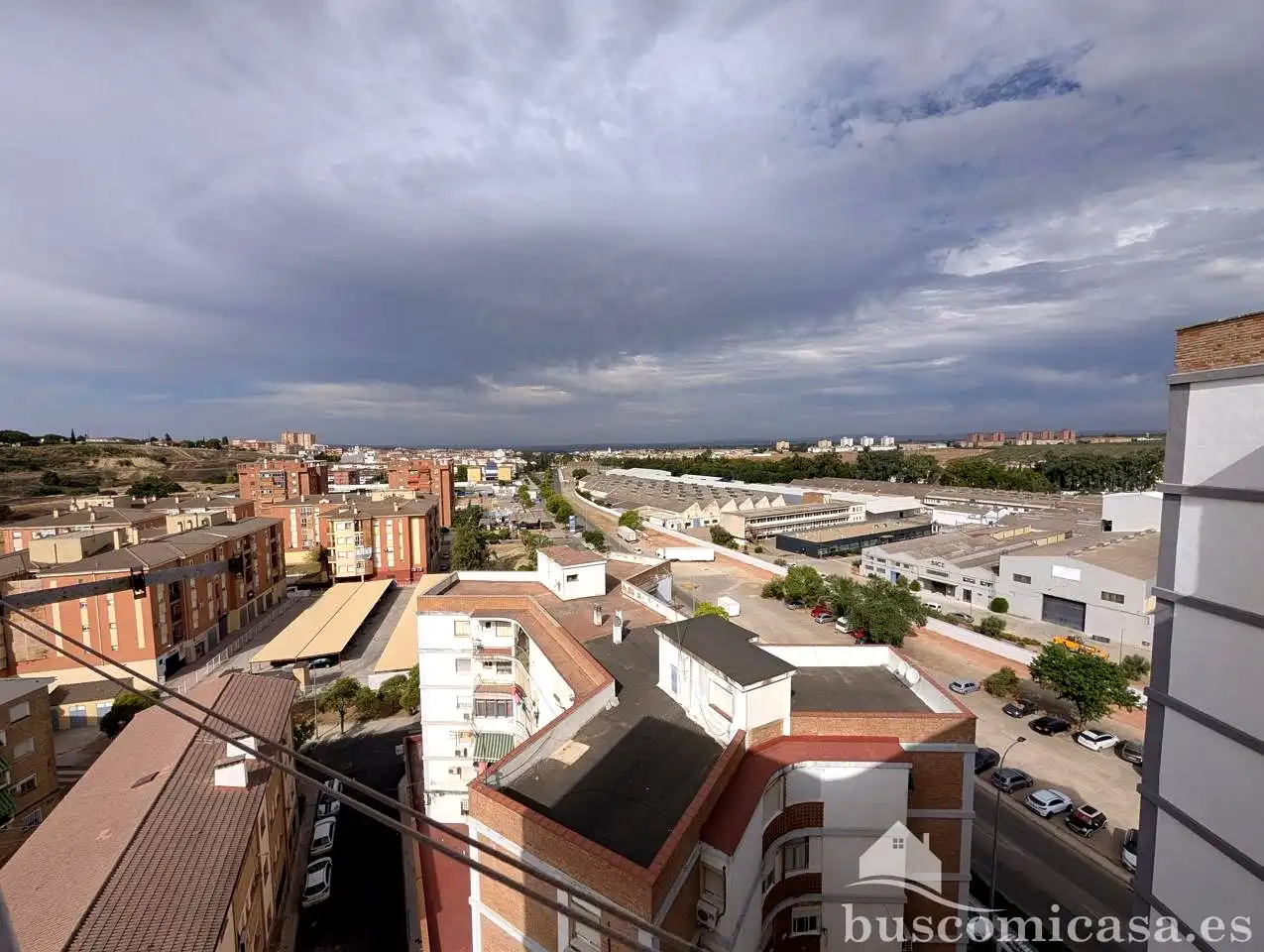 Vista exterior de Piso en venta en Linares con Amueblado y Balcón