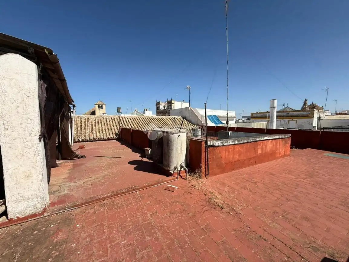 Vista exterior de Casa adosada en venta en Arahal con Balcón
