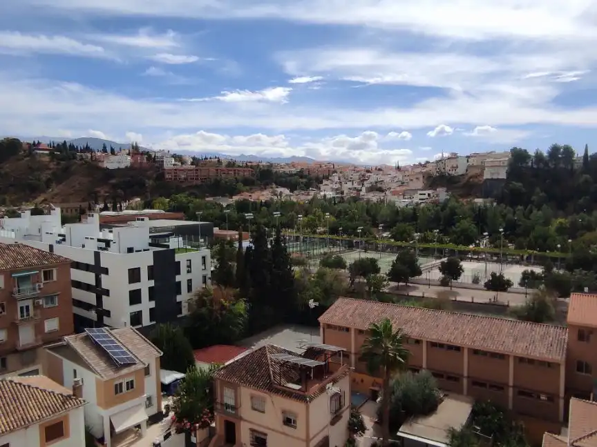 Exterior view of Flat for sale in  Granada Capital