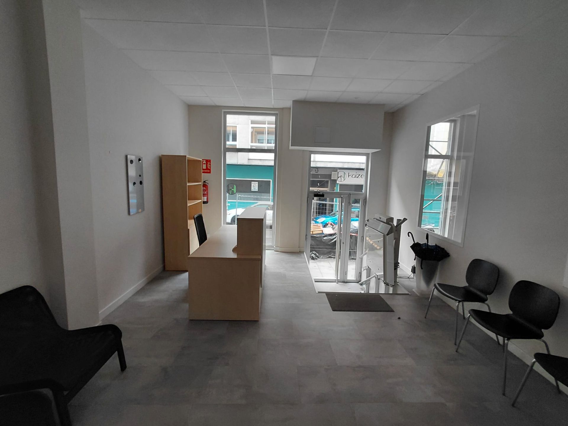 Local en venda en Cambre  amb Moblat