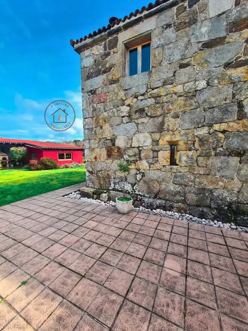 Terrasse von Haus oder Chalet zum Verkauf in Gomesende mit Klimaanlage, Heizung und Privatgarten