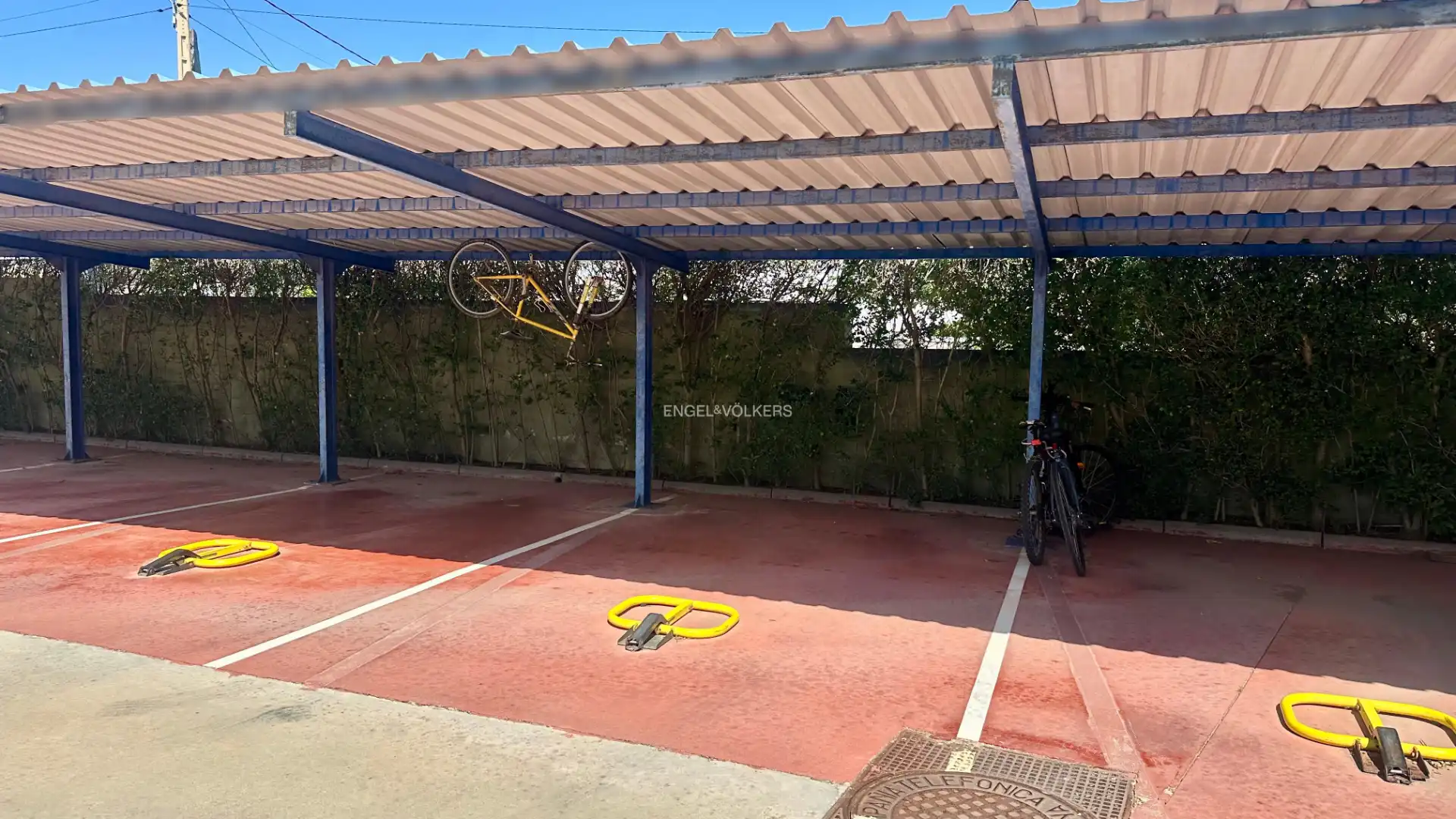 Aparcament de Casa adosada en venda en L'Ampolla amb Aire condicionat, Moblat i Balcó