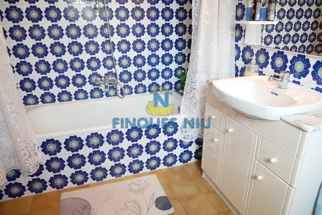 Bathroom of Houses for sale in Massanes