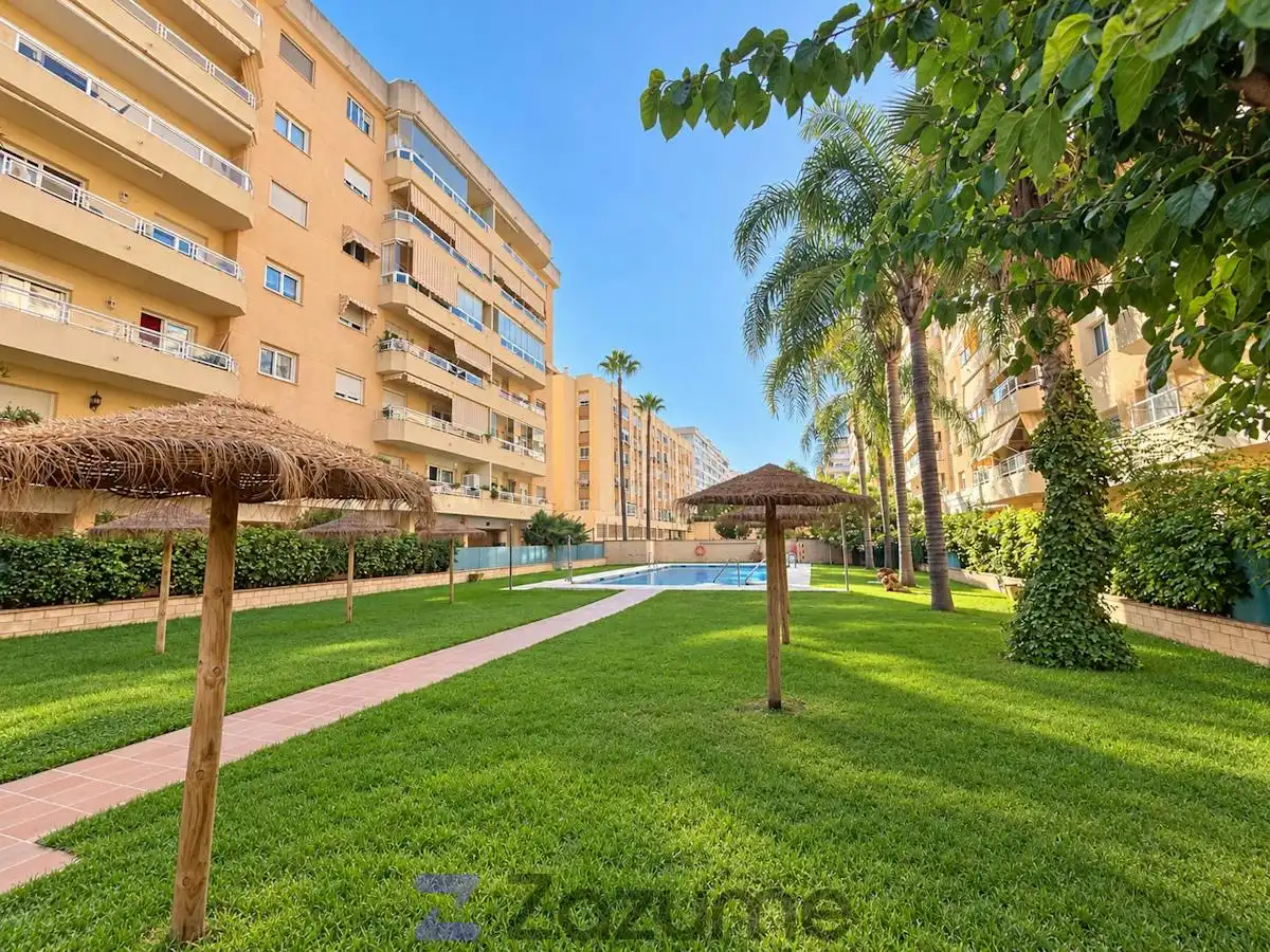 Flat for rent in C. Cañada del Tesoro, Paseo Marítimo Oeste - Pacífico