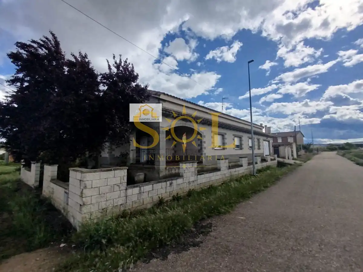 Vista exterior de Casa o chalet en venta en Quintana del Marco con Calefacción y Parquet