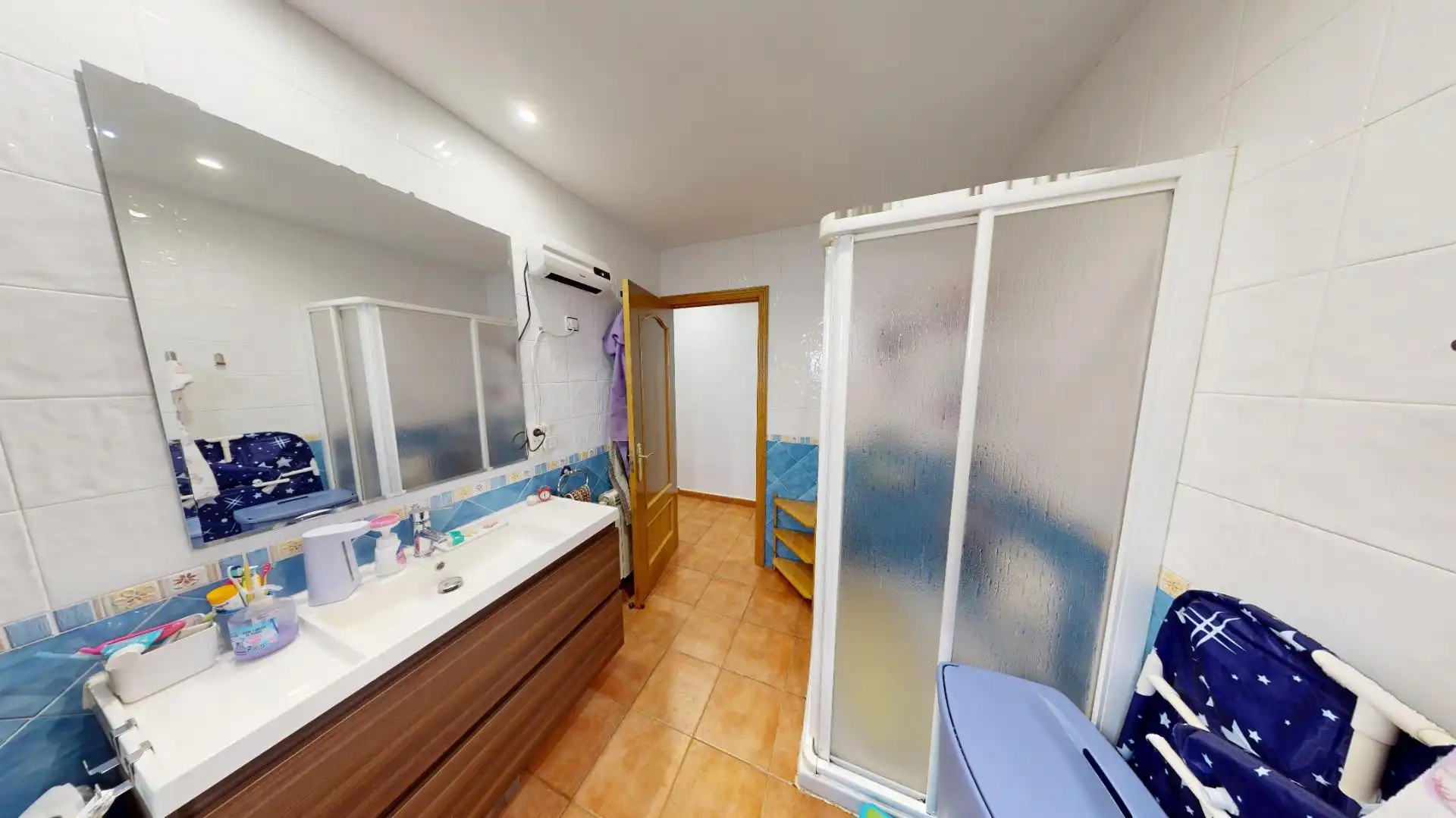 Baño de Casa o chalet en venta en El Molar (Madrid) con Aire acondicionado, Calefacción y Jardín privado