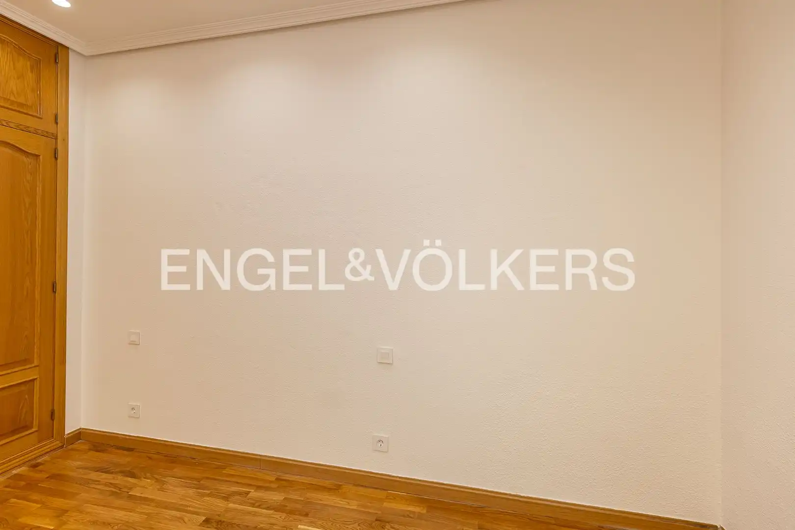 Flat for rent in Madrid  with Heating
