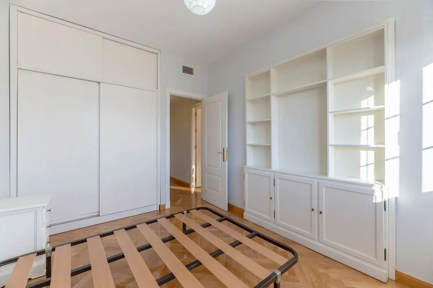 Bedroom of Flat for rent in Hortaleza