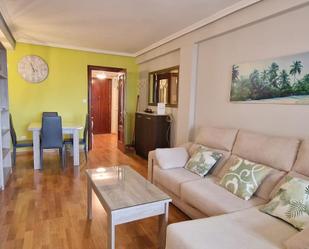 Living room of Flat for sale in  Zaragoza Capital  with Heating, Parquet flooring and Terrace