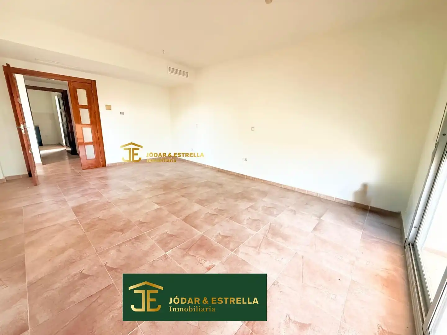 Maisonette zum Verkauf in Lorca mit Klimaanlage, Heizung und Privatgarten