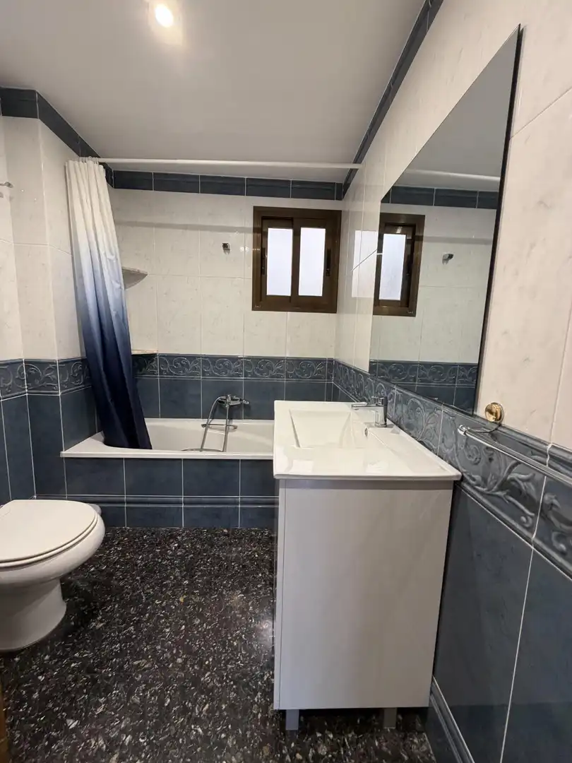 Badezimmer von Wohnung zum Verkauf in Parque de la Bombilla  