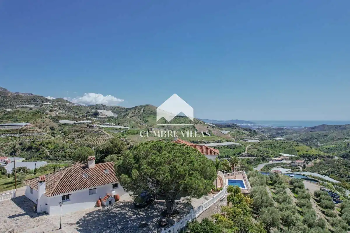 Casa rústica amb jardí en venda a Ítrabo, imagen 2