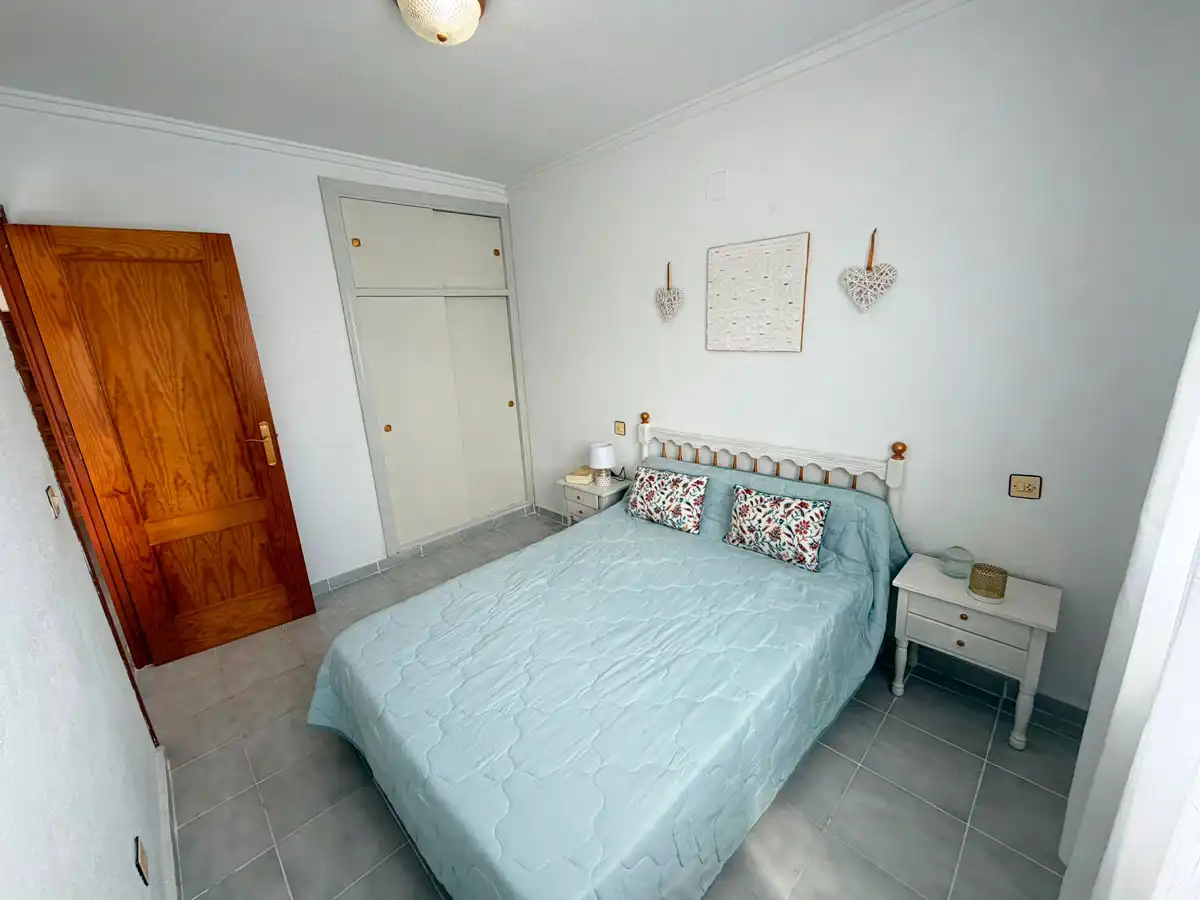Habitación de Piso en venta en Torrevieja con Terraza, Amueblado y Horno