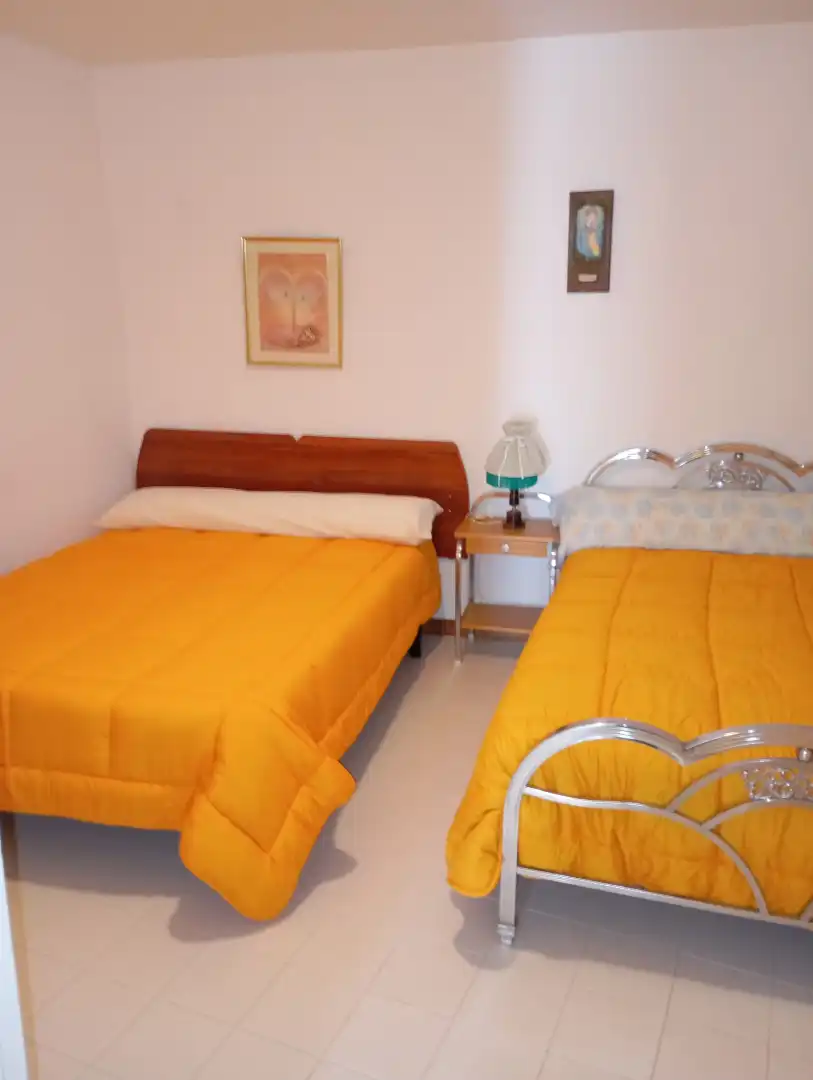 Schlafzimmer von Einfamilien-Reihenhaus zum Verkauf in Lécera mit Abstellraum, Möbliert und Ofen