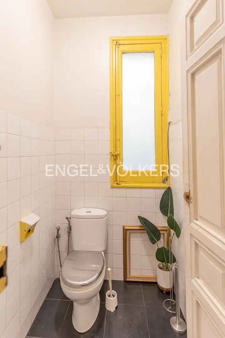 Baño de Piso en venta en Madrid con Calefacción y Balcón