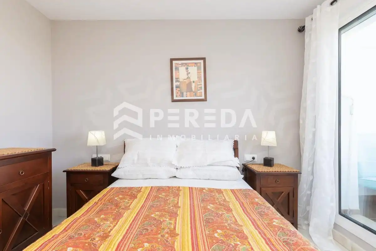 Schlafzimmer von Dachboden zum Verkauf in Roquetas de Mar mit Privatgarten, Terrasse und Abstellraum