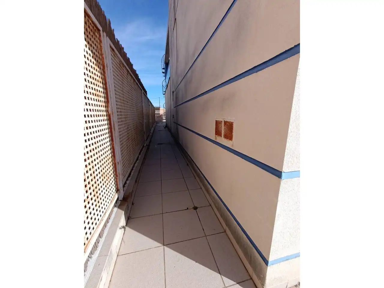 Vista exterior de Casa o xalet en venda en Vinaròs amb Jardí privat, Terrassa i Piscina comunitària