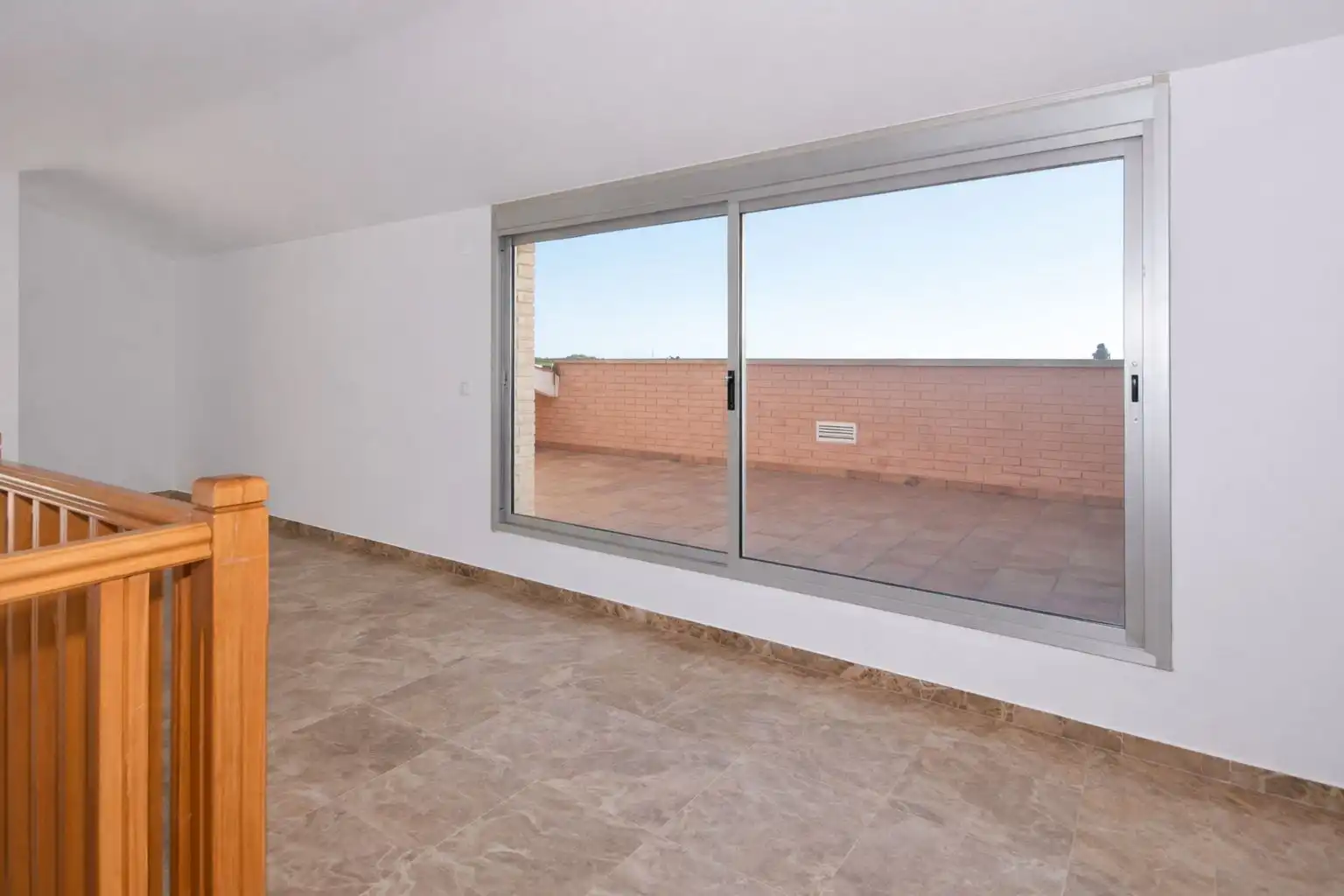 Habitación de Ático en venta en Gavà con Aire acondicionado, Terraza y Trastero