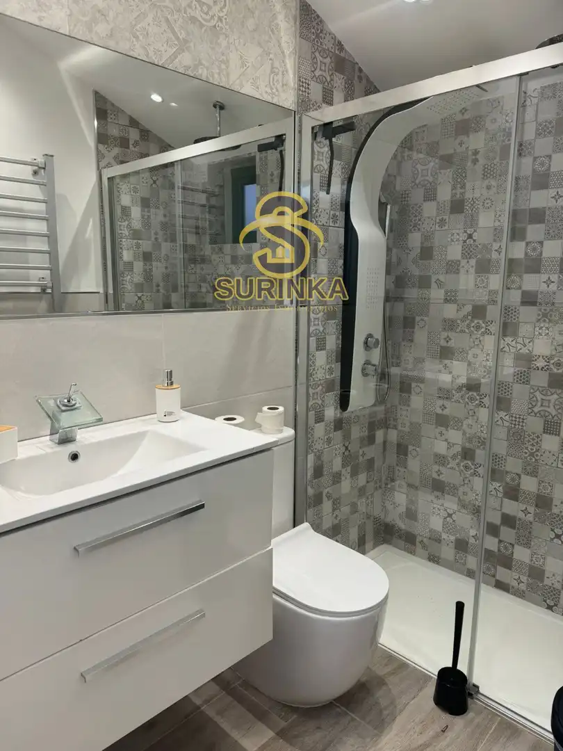 Baño de Dúplex de alquiler en San Bartolomé de Tirajana con Aire acondicionado, Terraza y Piscina